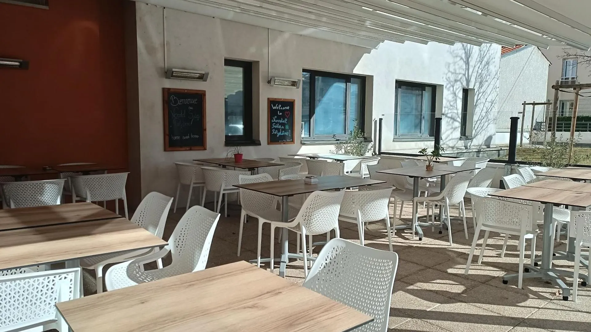 **** Hotel Novotel Suites Clermont Ferrand Polydome France
