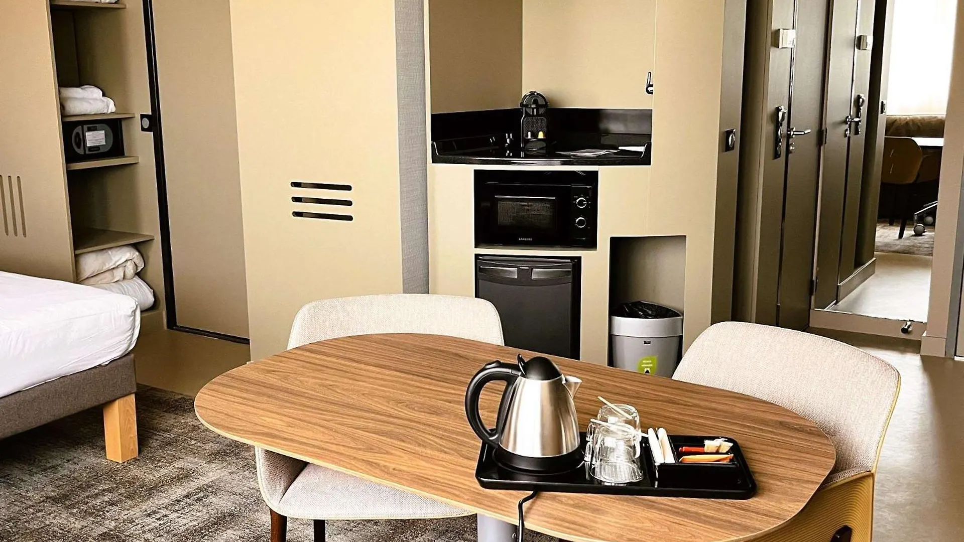 Novotel Suites Clermont Ferrand Polydome 4*, Clermont-Ferrand